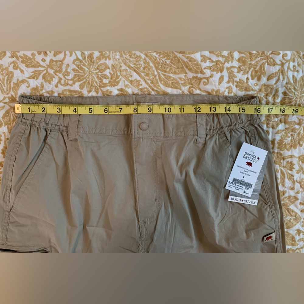 Dakota Grizzly women’s shorts. NWT - Picture 6 of 10